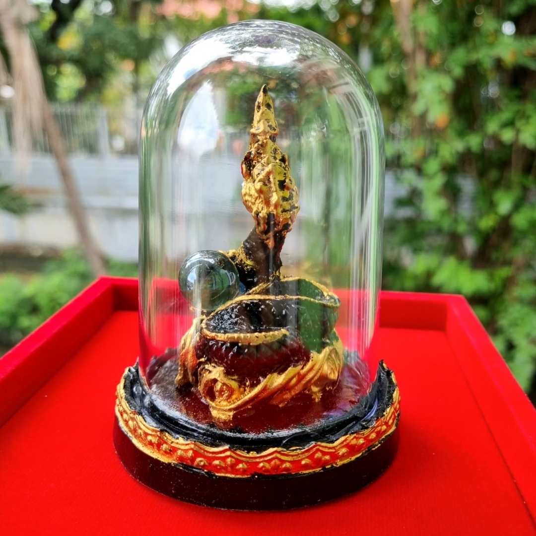 ครอบแก้ว พญานาค พร้อมลูกแก้ว เสริมโชคลาภ มี 5 สี เขียว ขาว ทอง แดง ดำบูชาหน้ารถ โต๊ะทำงาน ในร้านค้า หิ้ง +แถมฟรีผ้ายันต์ สำเนา