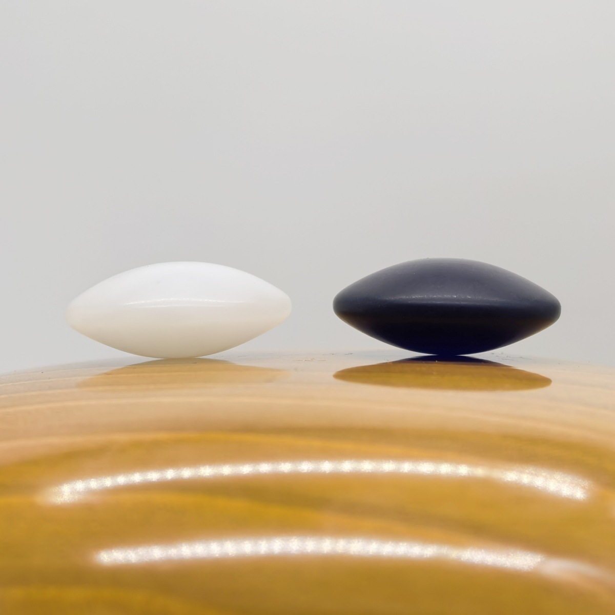 เม็ดหมากล้อมหินหยกสีคราม Indigo Jade (นูน2ด้าน)