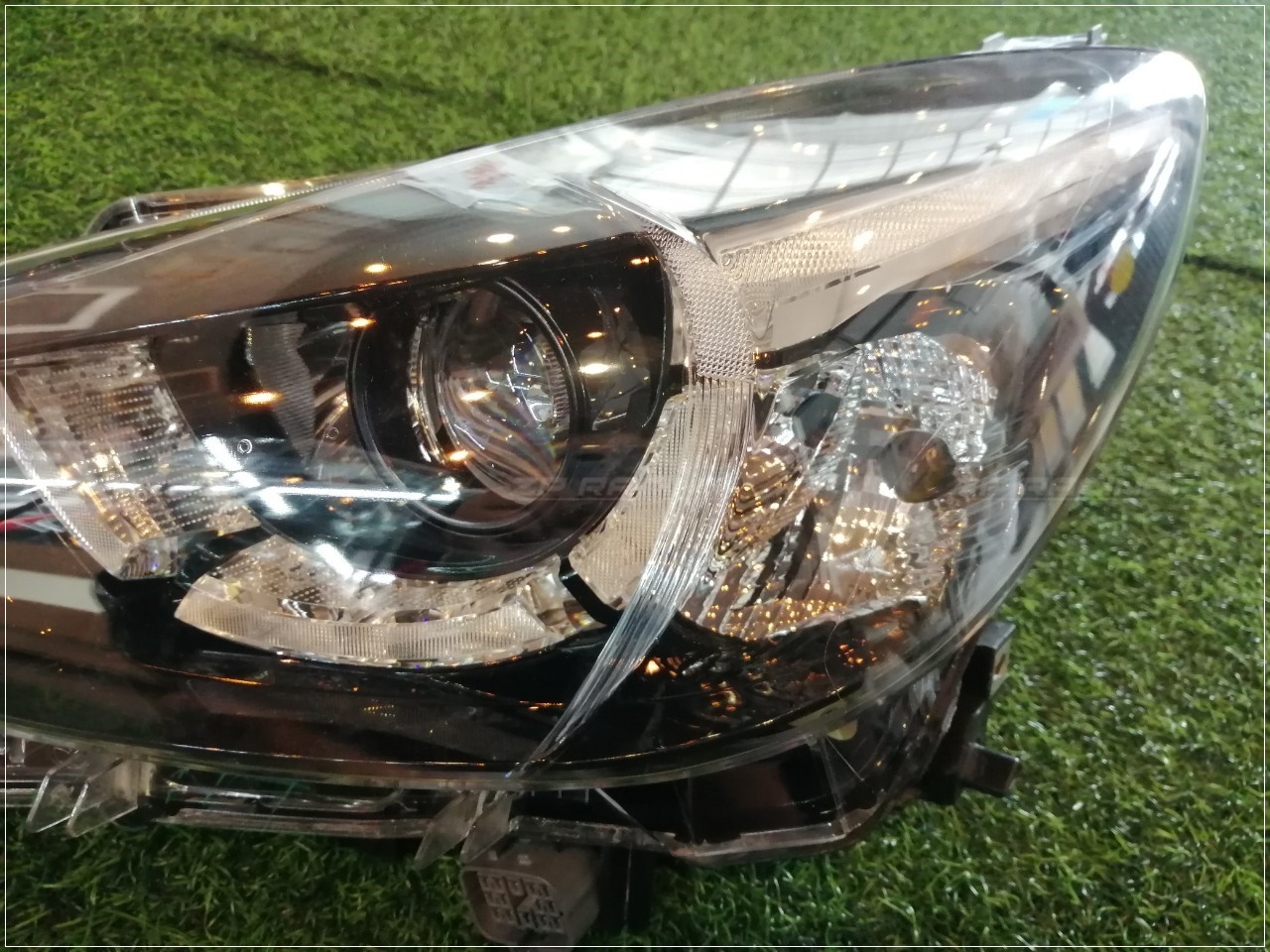 ไฟหน้า LED Projector แท้ Mazda 2