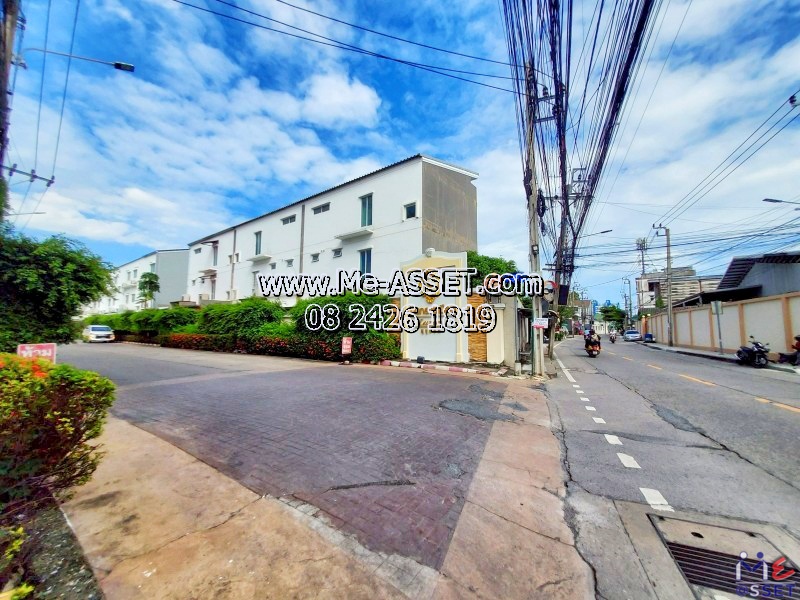 ขายทาวน์โฮมใกล้รถไฟฟ้า โซนอ่อนนุช พระโขนง เชื่อมสุขุมวิท พัฒนาการ ใกล้รถไฟฟ้าสายสีเหลืองศรีนครินทร์38 พาราไดซพาร์ค เดินทางสะดวกสวนหลวง ศรีนครินทร์ : มบ.บ้านกลางเมืองลูเซิร์น สุขุมวิท อ่อนนุช46 : 3 ชั้น 20.3 ตร.วา