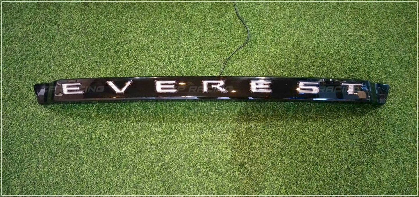 คาดฝาท้าย คาดท้าย EVEREST มีไฟ LED