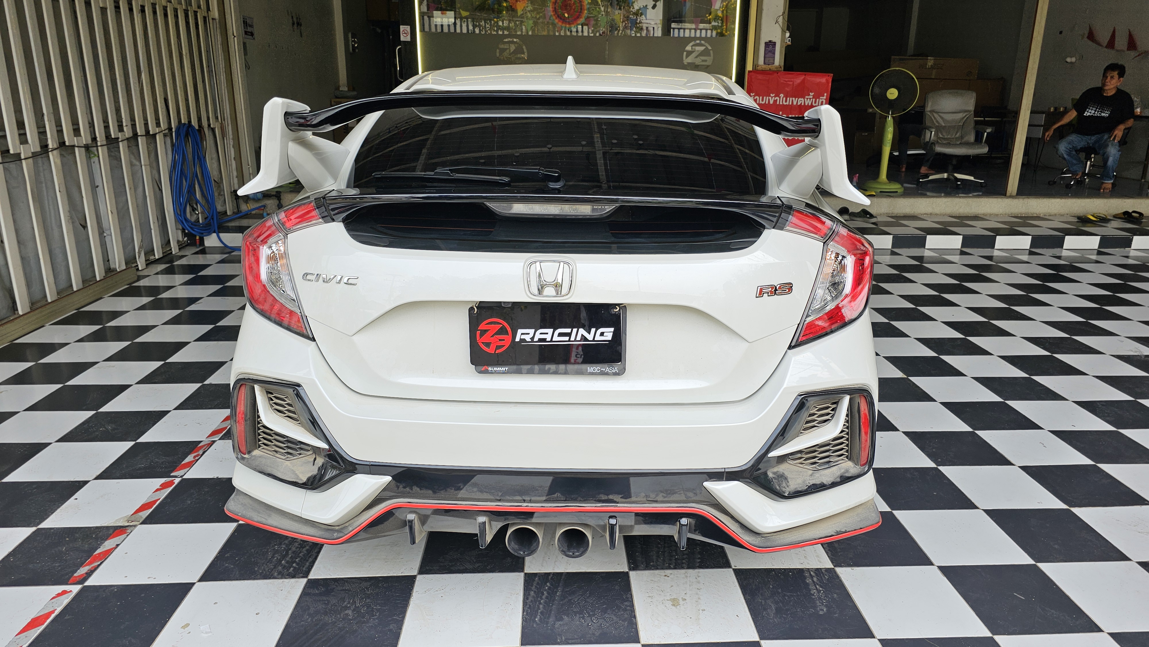 สปอยเลอร์ Spoiler Type R สำหรับ CIVIC Hatchback (FK7) Scale 1:1