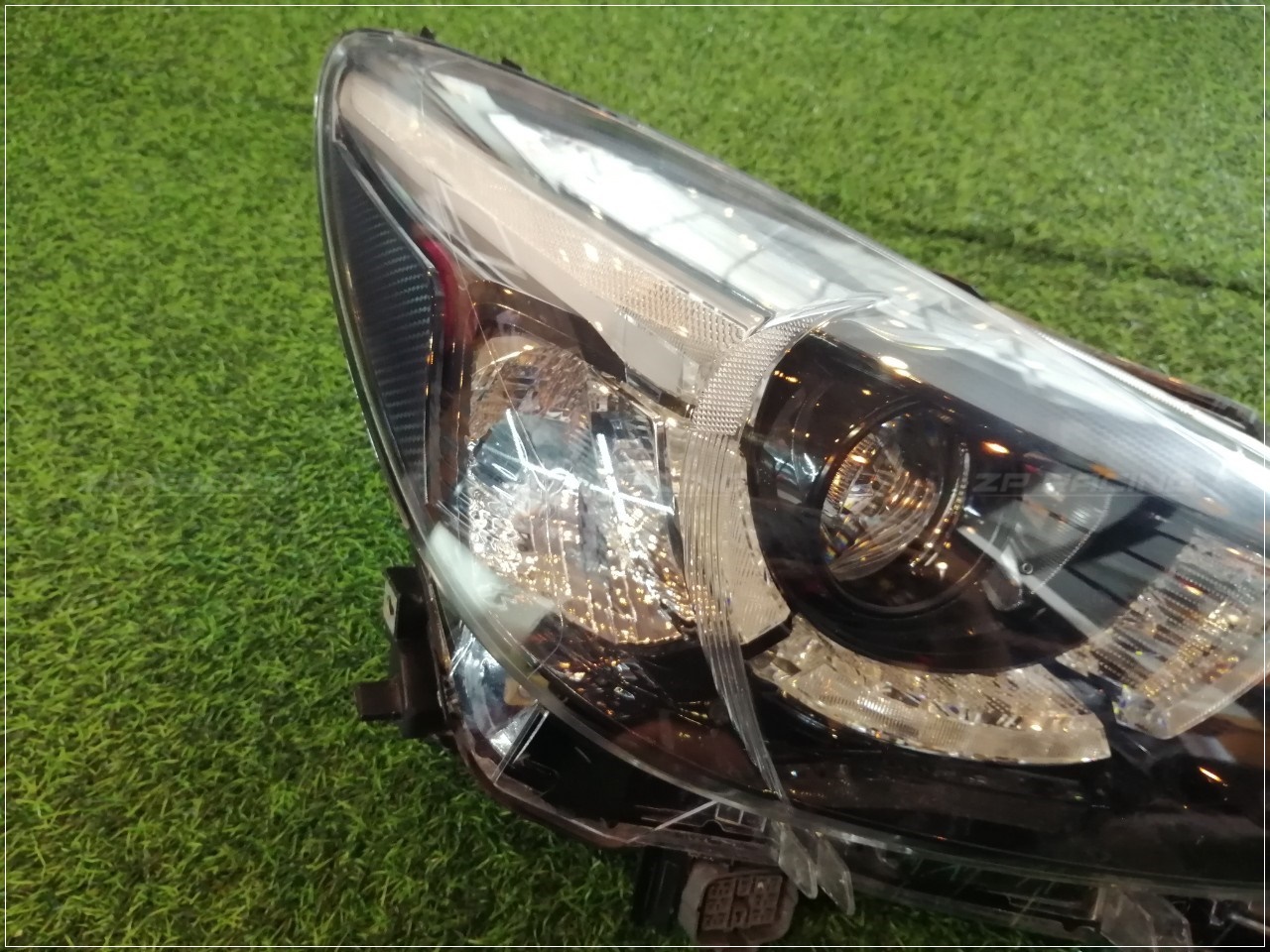 ไฟหน้า LED Projector แท้ Mazda 2