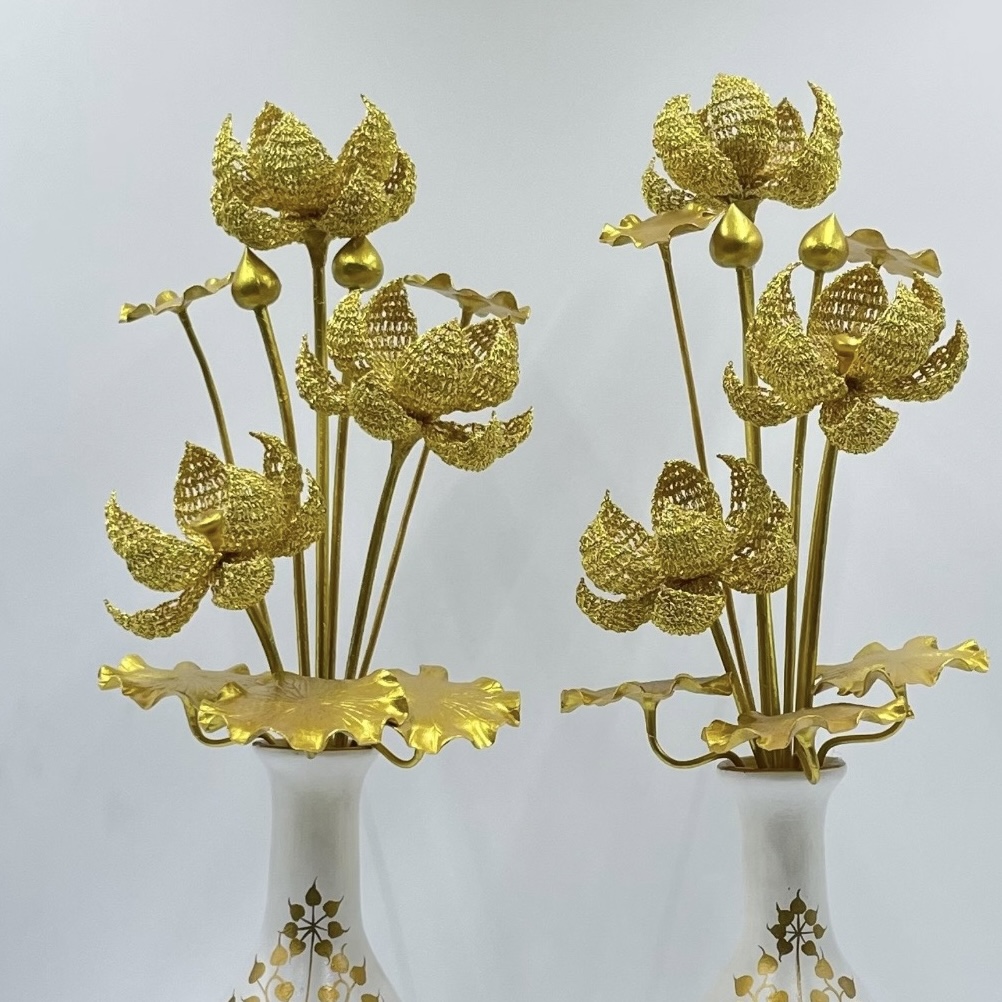 แจกัน ดอกบัวทอง