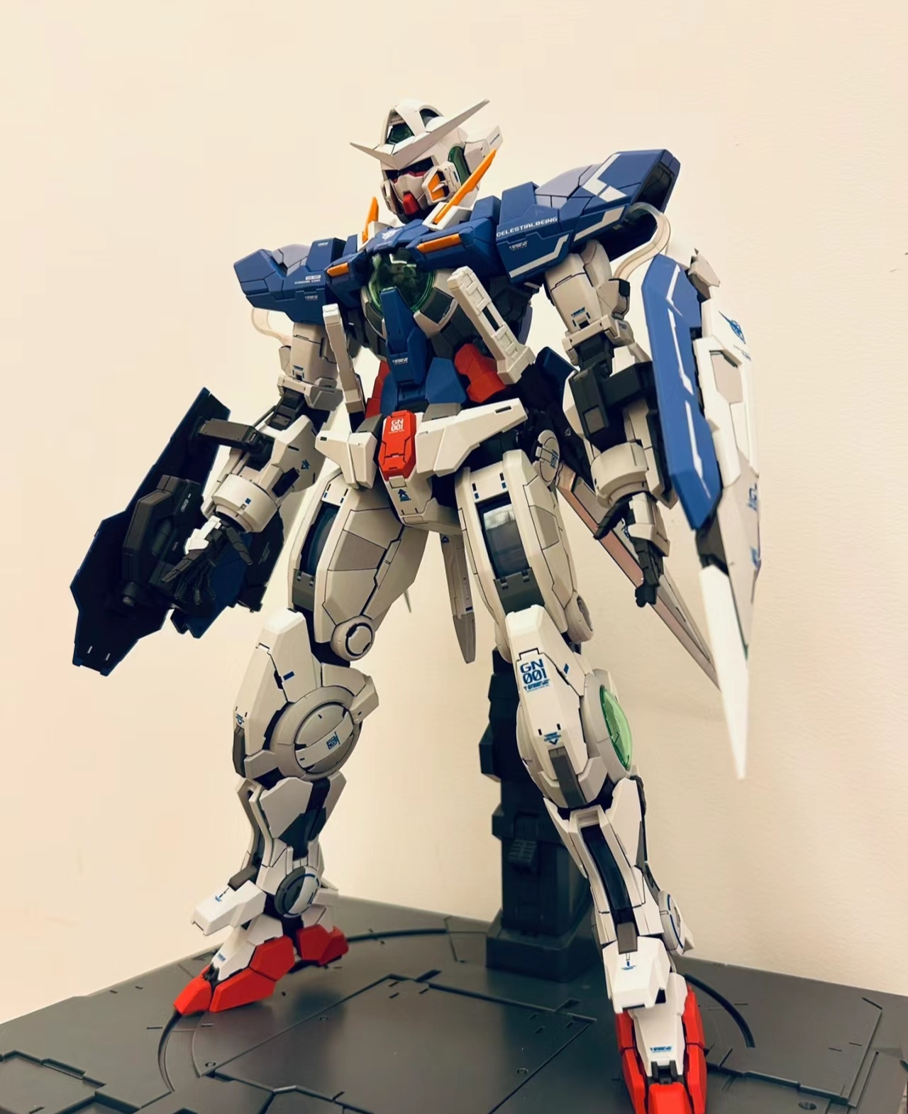Pre-Order PG 1/60 Exia + LED Unit [Daban]