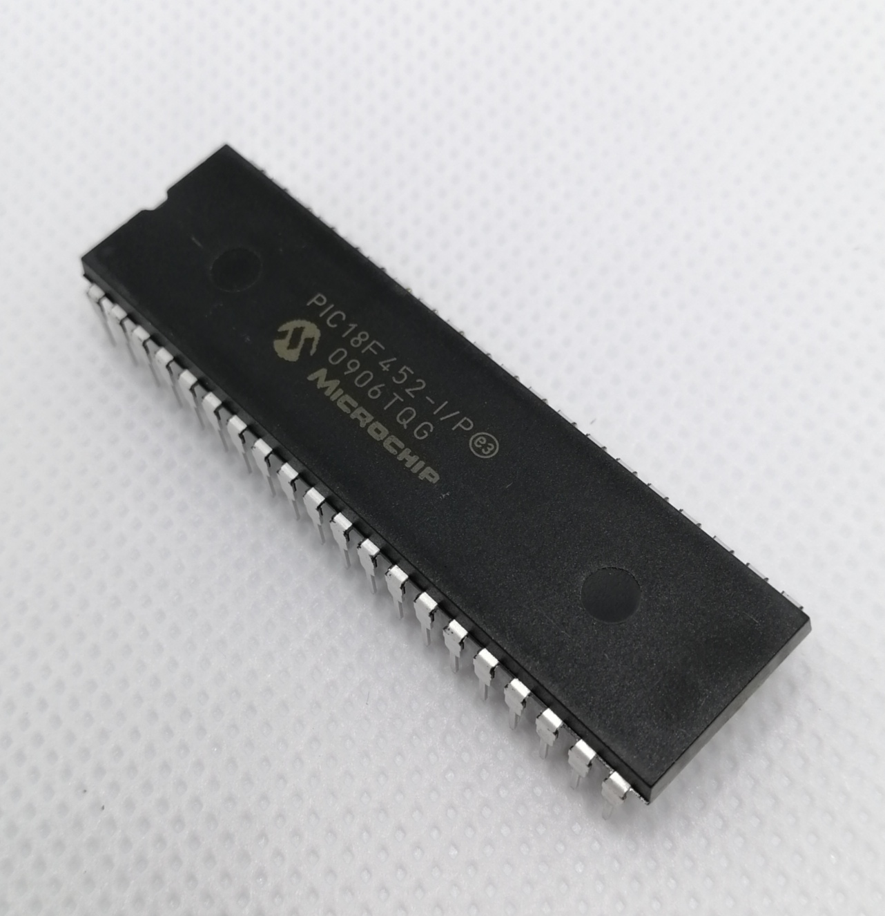 PIC18F452-I/P 8-Bit PIC MCU Flash 32KBytes,RAM 1536 Bytes EEPROM 256 Bytes,40MHz