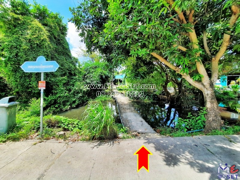 ขายที่ดินพร้อมสิ่งปลูกสร้าง บ้านชั้นเดียว ย่าน พุทธมณฑลสาย 4, ทวีวัฒนา อักษะ : ศาลายา ซอย 17 ใกล้ร้านก๊วยเตี๋ยวนายเงี๊ยบ : 134 ตารางวา