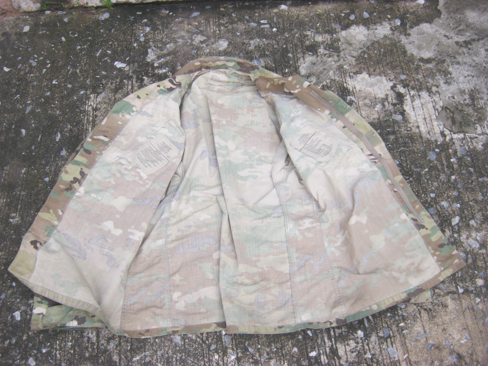 เสื้อทหารสหรัฐ ลาย "Scorpion W2"