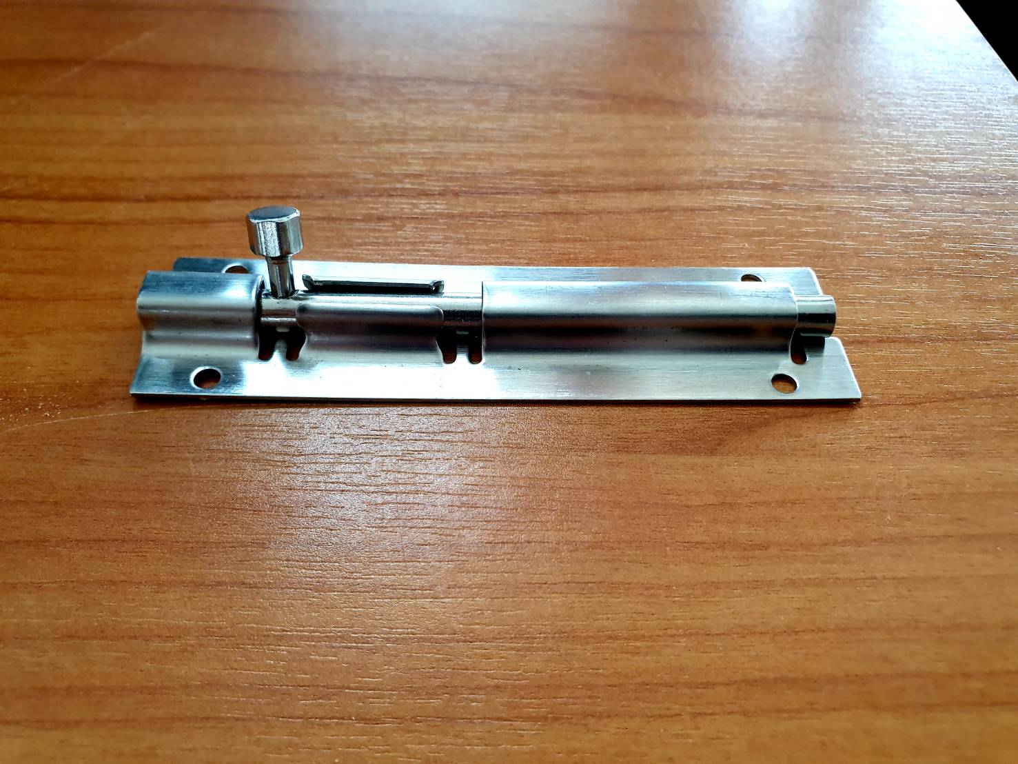 กลอนประตู กลอนสแตนเลส กลอนหน้าต่าง ขนาด4นิ้ว สแตนเลสอย่างดี ไม่เป็นสนิม #89124