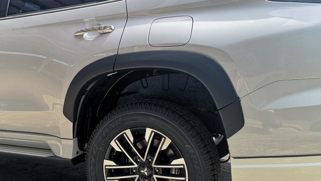 คิ้วล้อ V.2 (ทรงศูนย์) ปาเจโร่ สปอร์ต PAJERO SPORT