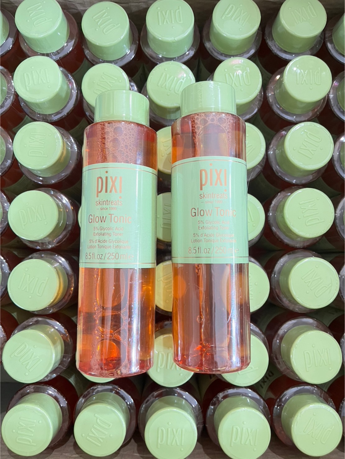 Pixi Glow Tonic Exfoliating Toner 250ml. พิกซี่ โทนเนอร์