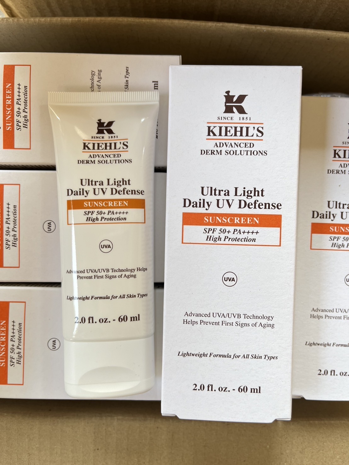 Kiehl's Ultra Light Daily UV Defense Sunscreen SPF 50 PA+++ 60ml. ครีมกันแดดเนื้อฟลูอิด