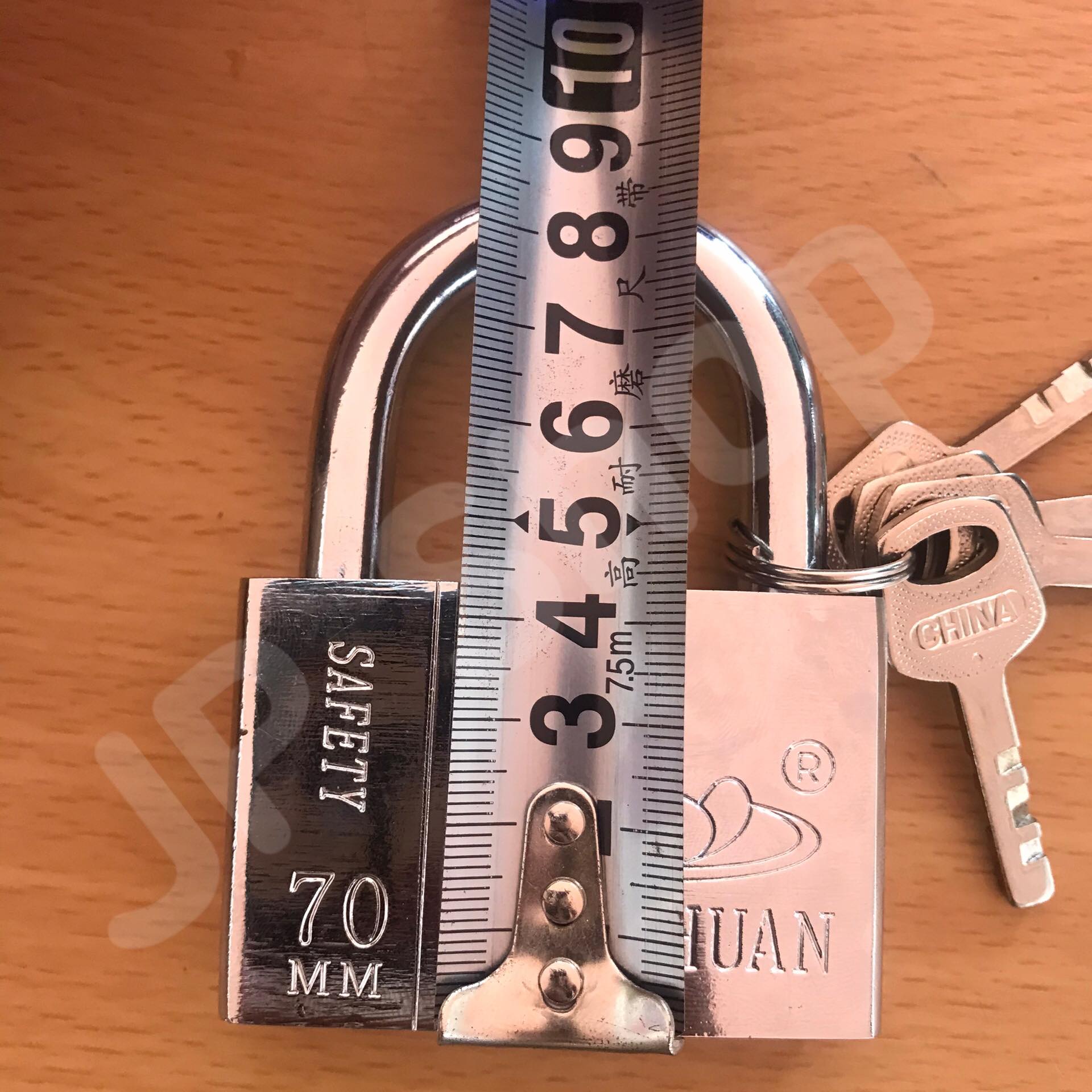 กุญแจล็อคบ้าน ล็อคครัว ล็อคอเนประสงค์ 70 มม. ล็อคแน่นหนา คงทน ราคาถูก สนใจสั่งซื้อได้เลย ห่วงสั้น #906