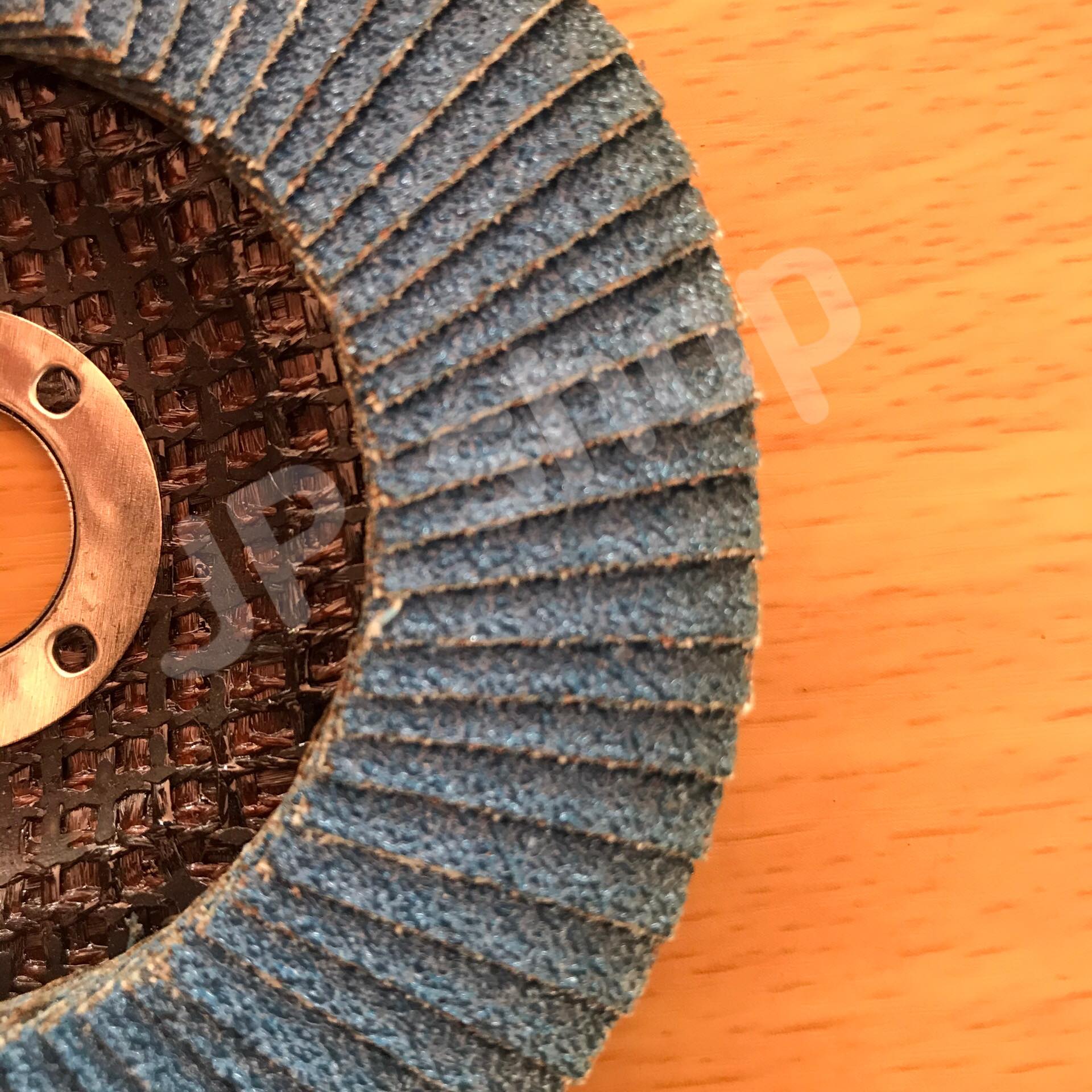 กระดาษทรายเรียงซ้อน(เบอร์80) ขนาด 4 นิ้ว สำหรับขัดเหล็ก ไม้ สแตนเลส ส่งของเร็ว #00140