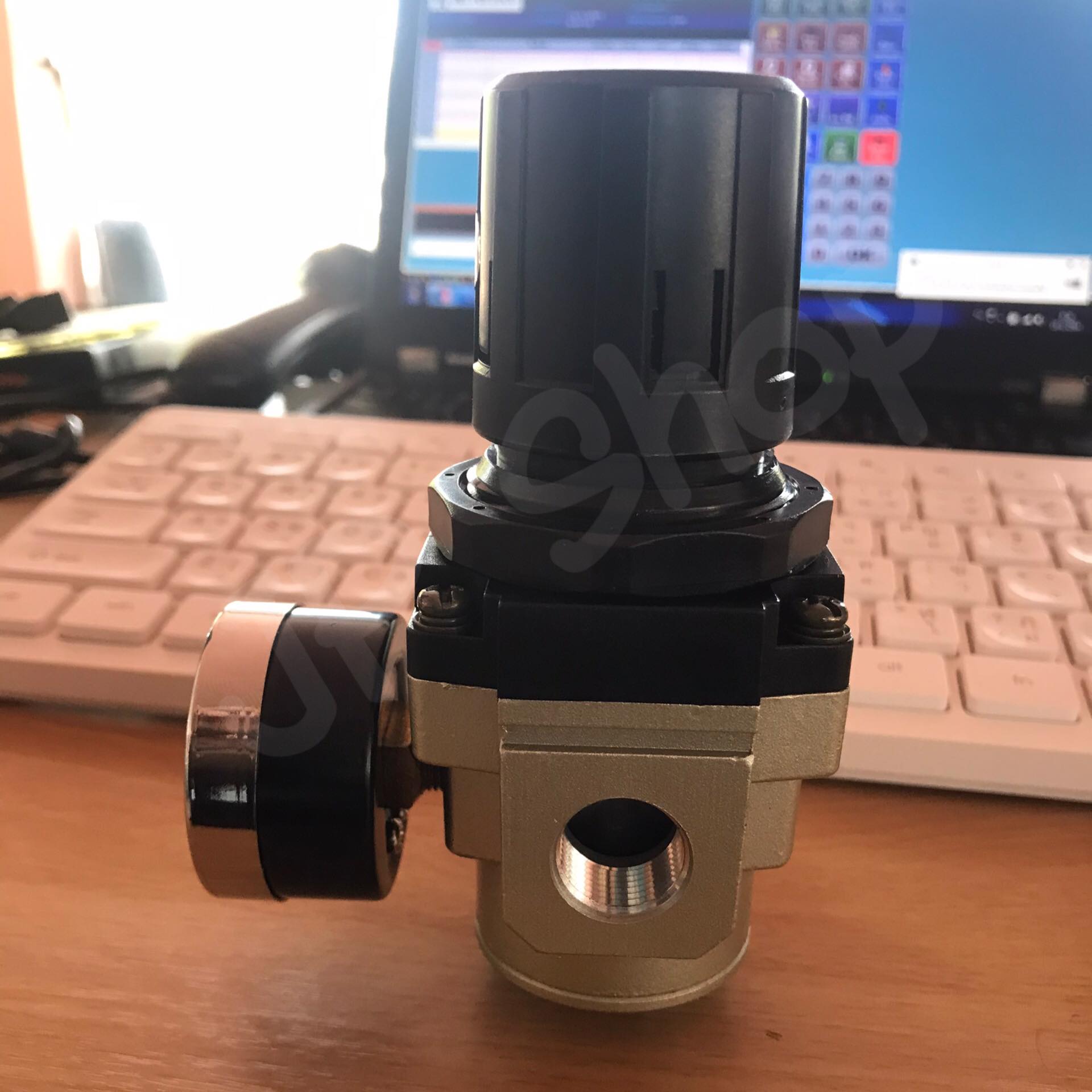 เกย์ลมวัดระดับแรงดันลม ชุดปรับแรงดันลม รุ่น AR3000-03 เกลียว3หุน จัดส่งภายใน 24 ชั่วโมง โกดังประเทศไทย #004140