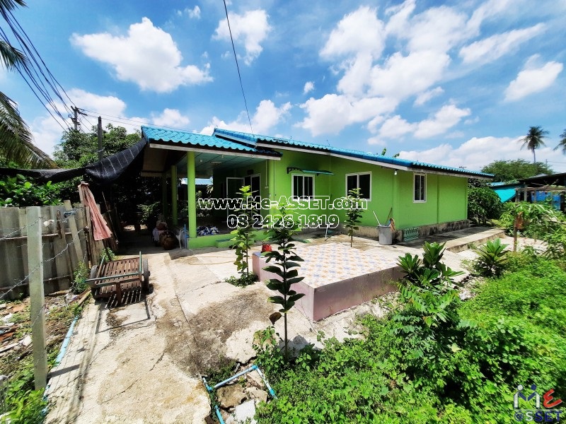 ขายที่ดินพร้อมสิ่งปลูกสร้าง บ้านชั้นเดียว ย่าน พุทธมณฑลสาย 4, ทวีวัฒนา อักษะ : ศาลายา ซอย 17 ใกล้ร้านก๊วยเตี๋ยวนายเงี๊ยบ : 134 ตารางวา