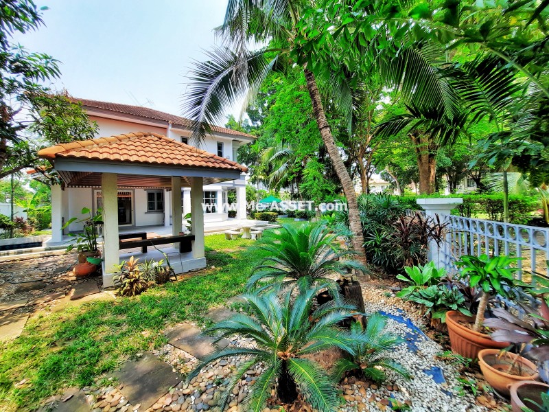 ขายบ้านเดี่ยว ม.นันทวัน วงแหวน-รัตนาธิเบศร์ ถ.ตลิ่งชัน-สุพรรณบุรี ต.เสาธงหิน อ.บางใหญ่ นนทบุรี ต้นโครงการ ติดสวนสาธารณะ หน้าบ้านไม่ชนใคร / พื้นที่ 2 ชั้น 146.7 ตารางวา