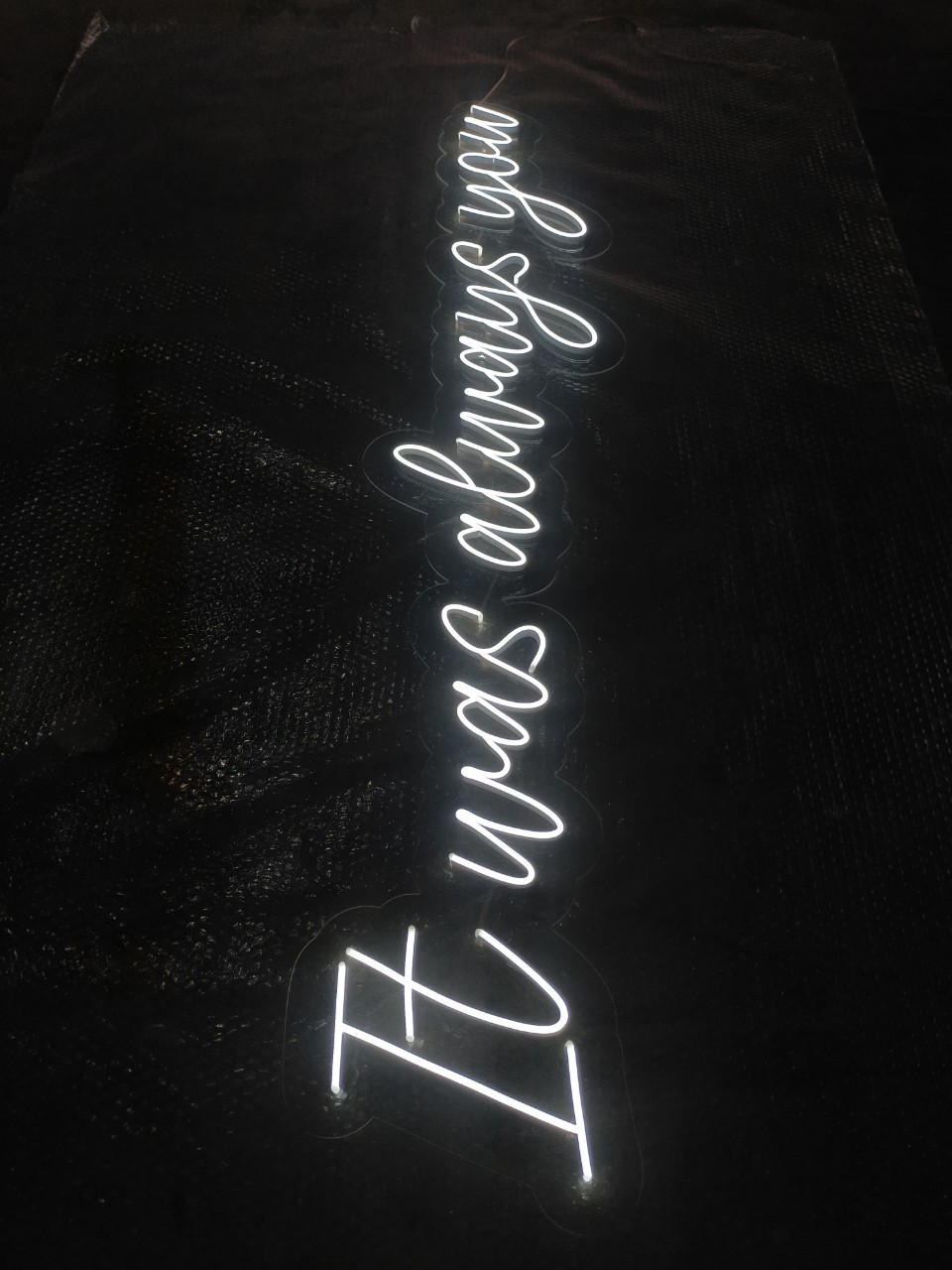 ไฟนีออน เฟค