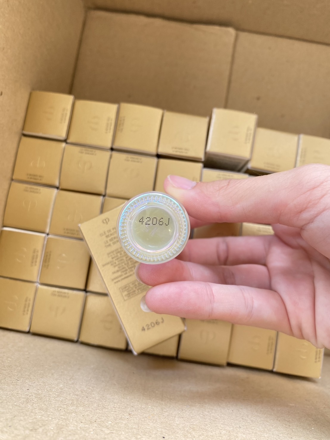 Cle De Peau Le Serum the serum 7ml. สูตรใหม่ เซรั่มหรู ฟื้นฟูผิวตั้งแต่ขั้นตอนแรก