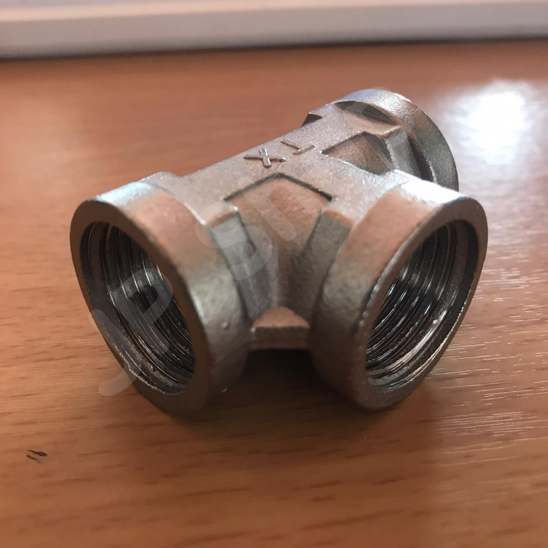 ข้อต่อสามทางสแตนเลส304 เกลียวใน ขนาด 4 หุน สแตนเลส304 ข้อต่อ สามทาง ขนาด4 หุน #2854