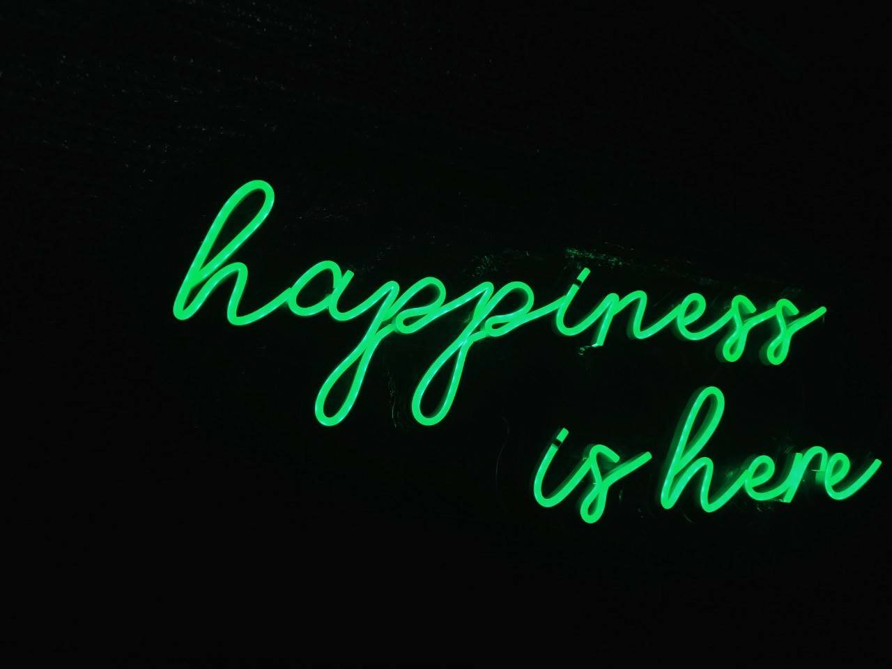 ป้ายไฟนีออนดัด สีเขียว # happiness is here -อะคริลิคใสรองหลัง -ขนาด24.4*17cm