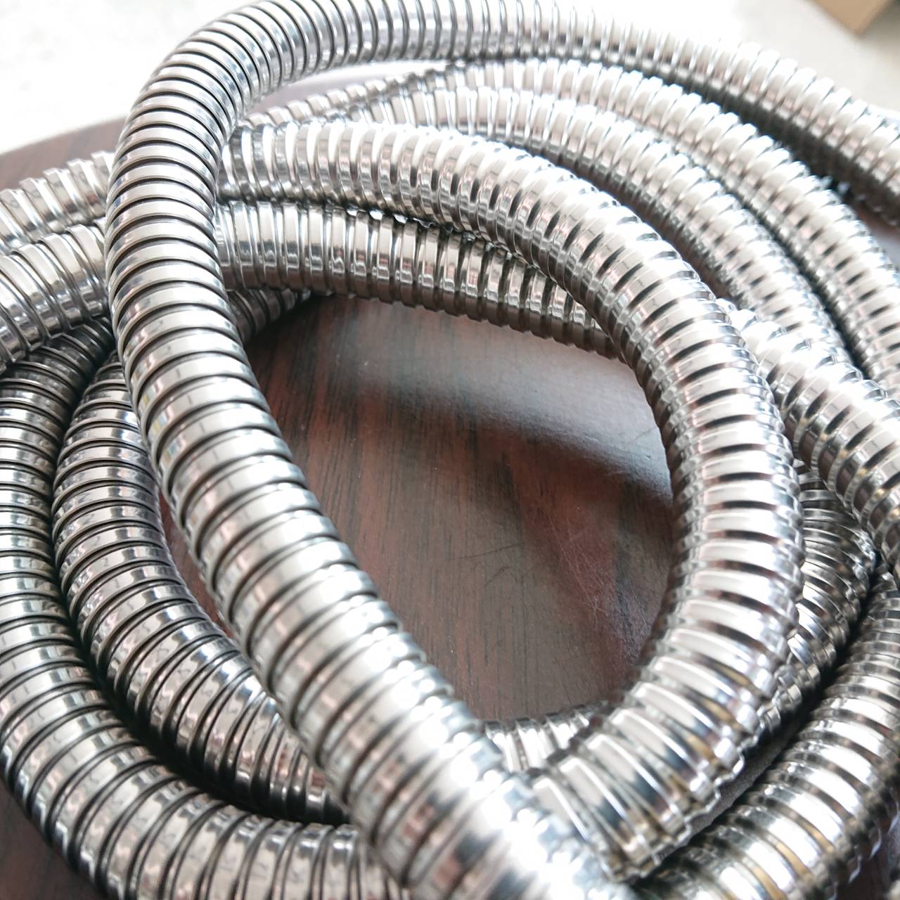 สายน้ำดี สแตนเลสหัวทองเหลืองยาว 2.00 ม. สำหรับฝักบัว ฝักชำระ เกลียวใน 4 หุน#10119 เกลียวประปาบ้านเราคะลูกค้า