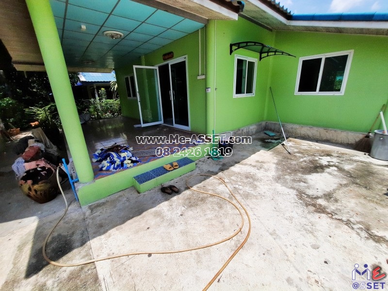 ขายที่ดินพร้อมสิ่งปลูกสร้าง บ้านชั้นเดียว ย่าน พุทธมณฑลสาย 4, ทวีวัฒนา อักษะ : ศาลายา ซอย 17 ใกล้ร้านก๊วยเตี๋ยวนายเงี๊ยบ : 134 ตารางวา