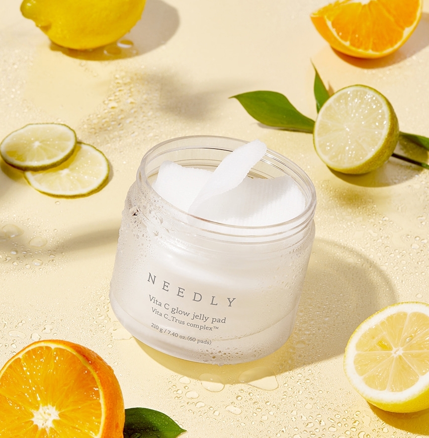 Needly Vita C Glow Jelly Pad (จำนวน 60 แผ่น) แผ่นเช็ดเนื้อเจลลี่ พร้อมมอบวิตามินซี
