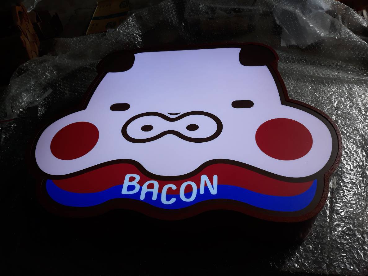 ป้ายไฟออกหน้า BACON
