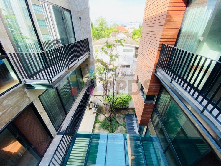ขายบ้านเดี่ยว 3 ชั้น สไตล์ Tropical Loft ซ.พหลโยธิน 8 (ซ.สายลม) 4 นอน 5 น้ำ สามเสนใน พญาไท