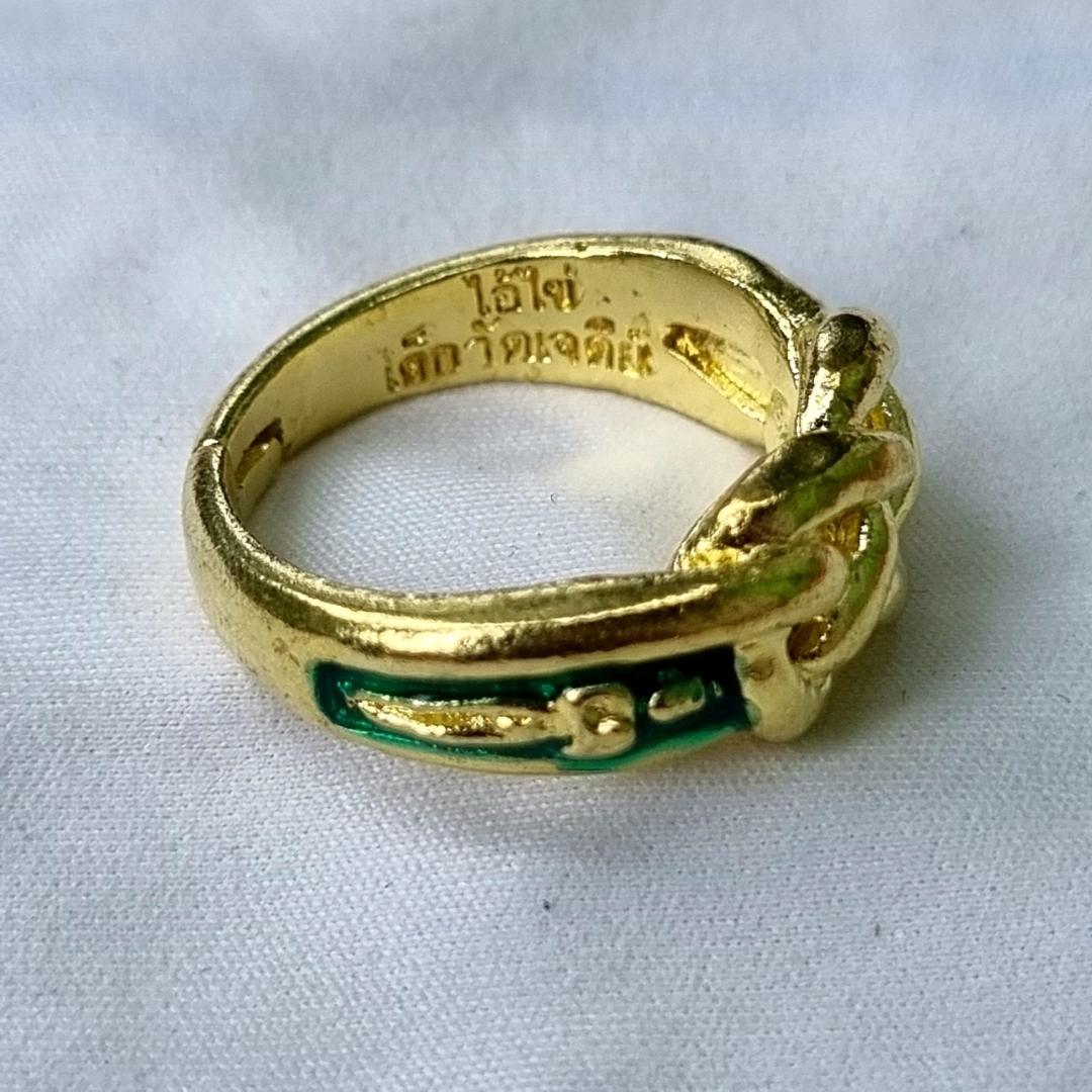 แหวน พิรอด ไอ้ไข่ เด็กวัดเจดีย์ มี4สีให้เลือก แดง เขียว น้ำเงินและทองล้วน วัสดุทองเหลือง ปรับขนาดได้ 8-11(57-65) สำเนา