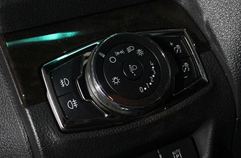 ครอบสวิชท์เปิด-ปิดไฟหน้า. Ford Everest