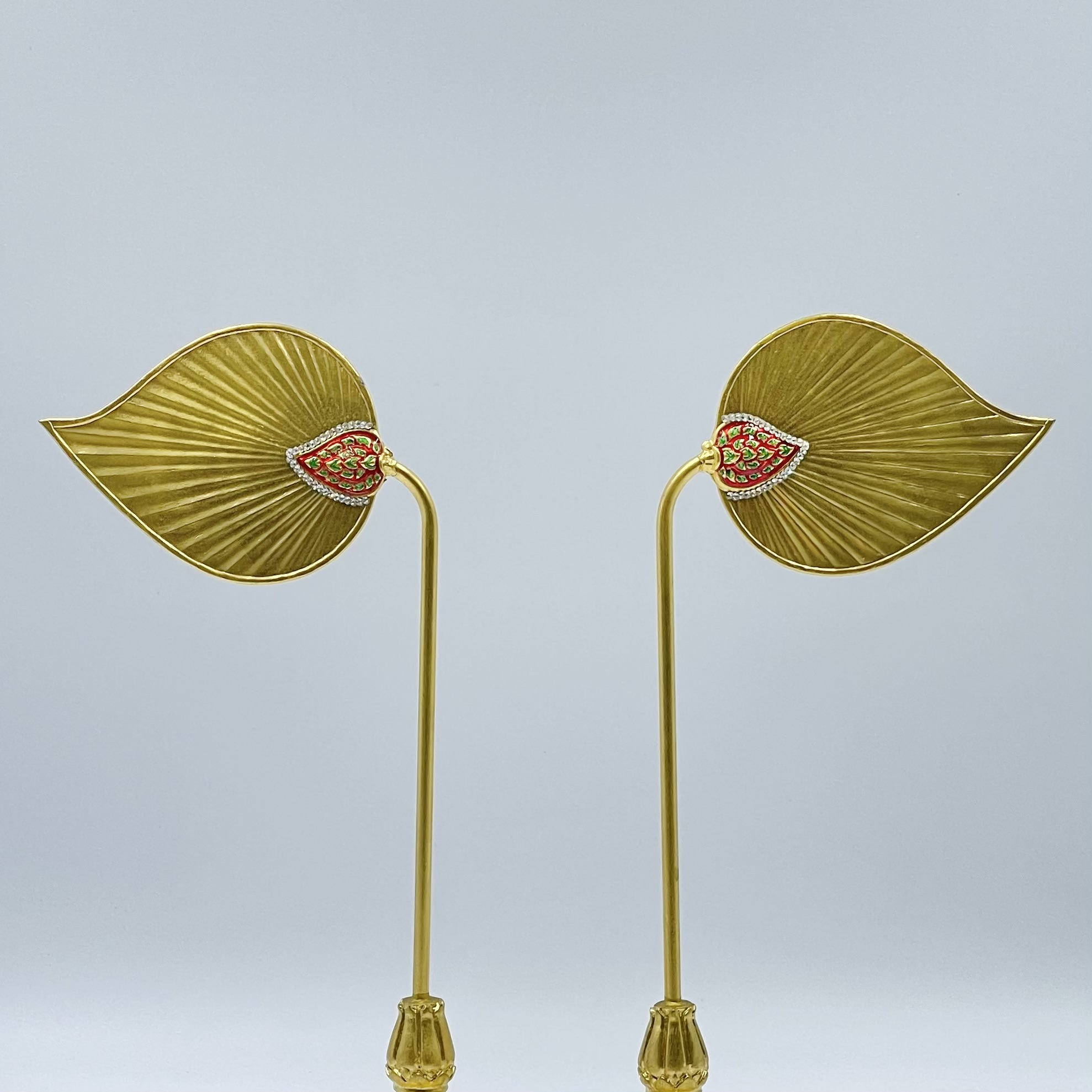 พัดโบก ลงยาปิดทอง