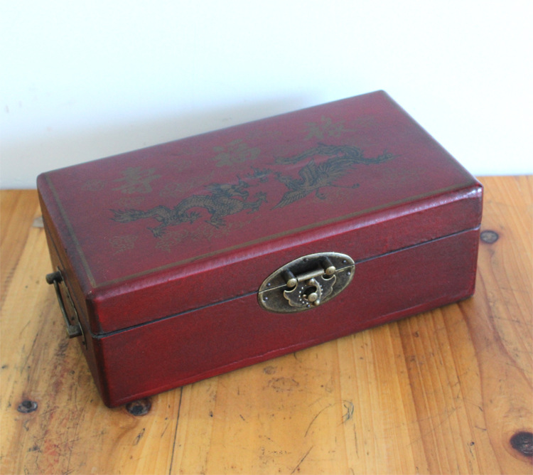 เม็ดหมากล้อมกล่องลายจีน