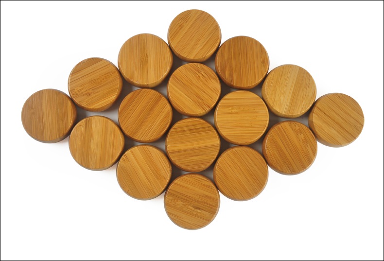 หมากรุกจีนไม้ไผ่ (ตัวสีดำแดง+กล่องไม้+กระดานหนัง#50) Bamboo Chinese Chess Pieces with Bamboo Box #45