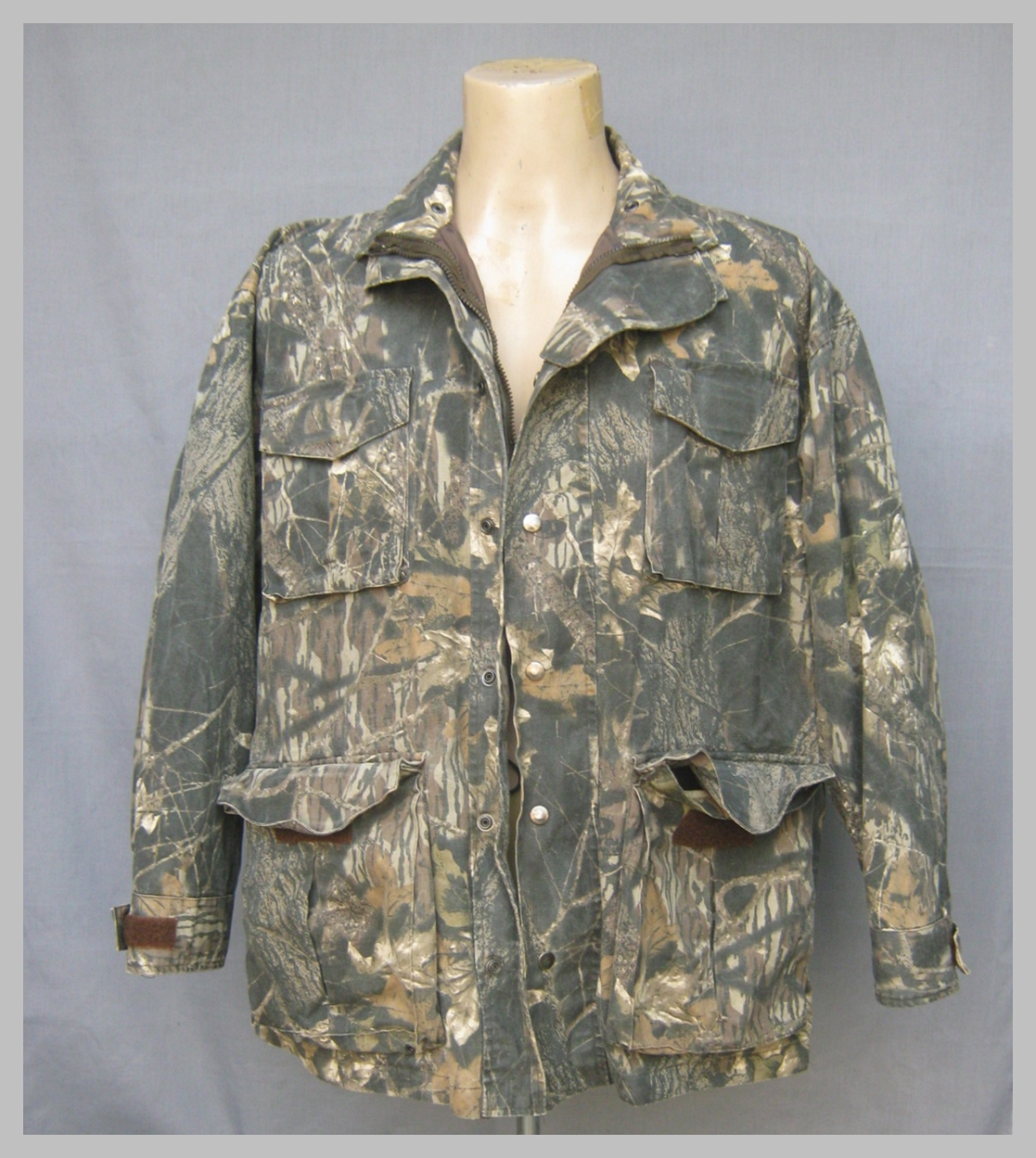 เสื้อทรงล่าสัตว์ ผ้าหนา ลายป่าไม้