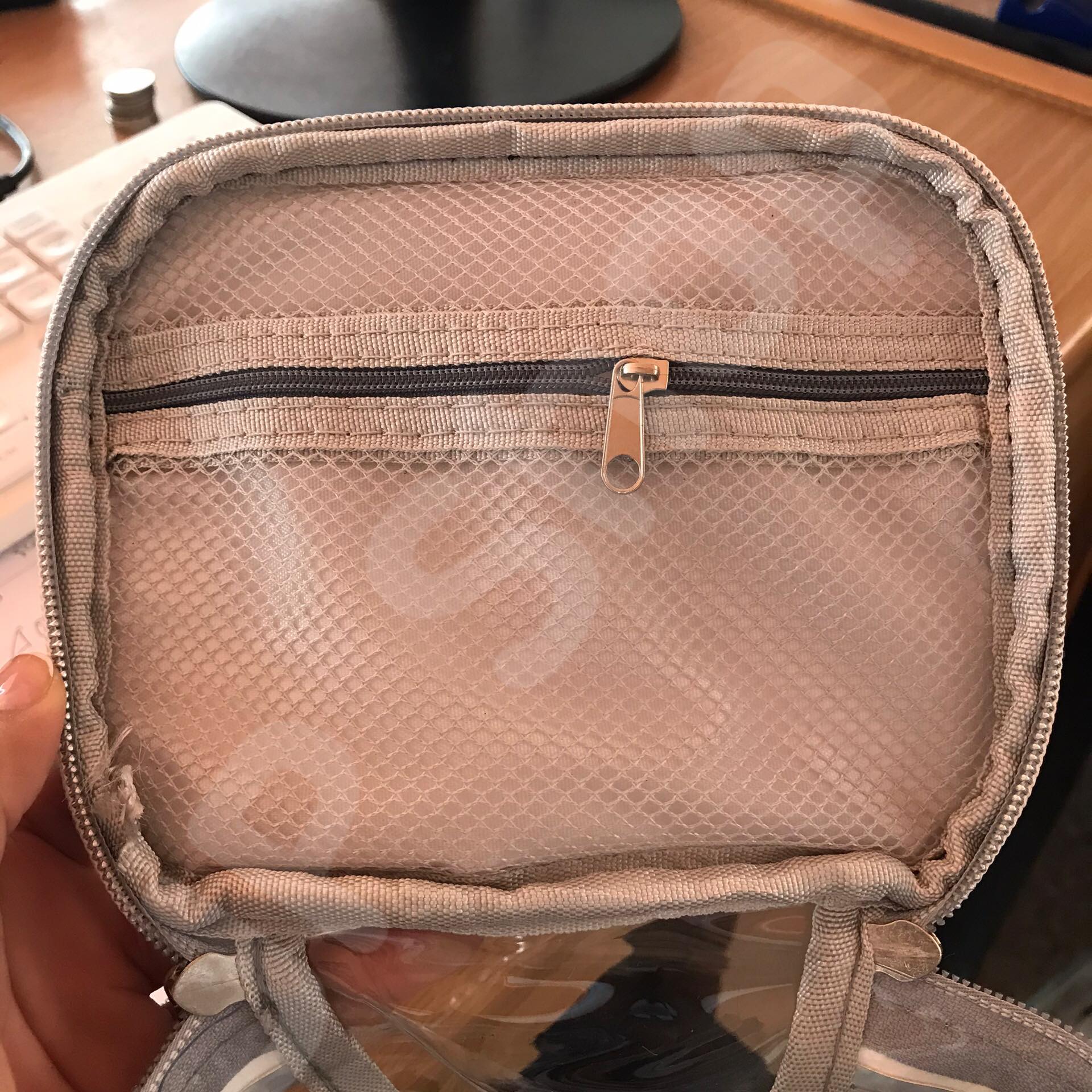 กระเป๋าใส่เครื่องสำอาง ทรงกระบอก สีเทา โปร่งใส ราคา/1 ใบ #0131