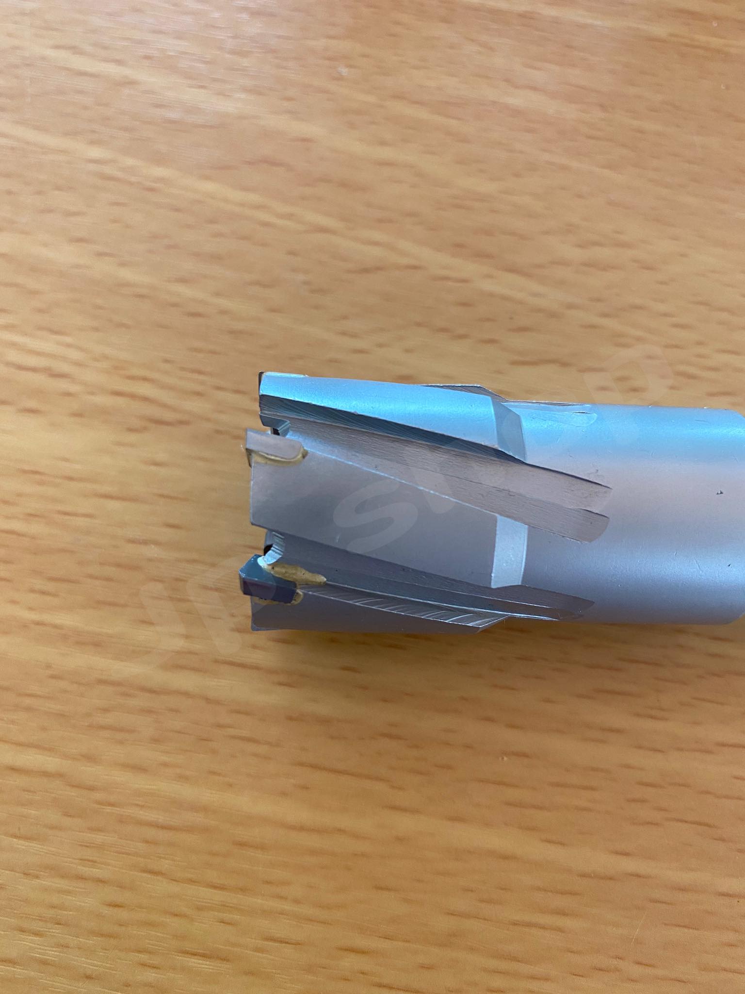 ดอกสว่านเจ็ทบอส แบบโฮลซอว์คาร์ไบสำหรับเจาะเหล็กหนา ด้วยสว่านแม่เหล็กไฟฟ้า ขนาด28*35มม. #2835