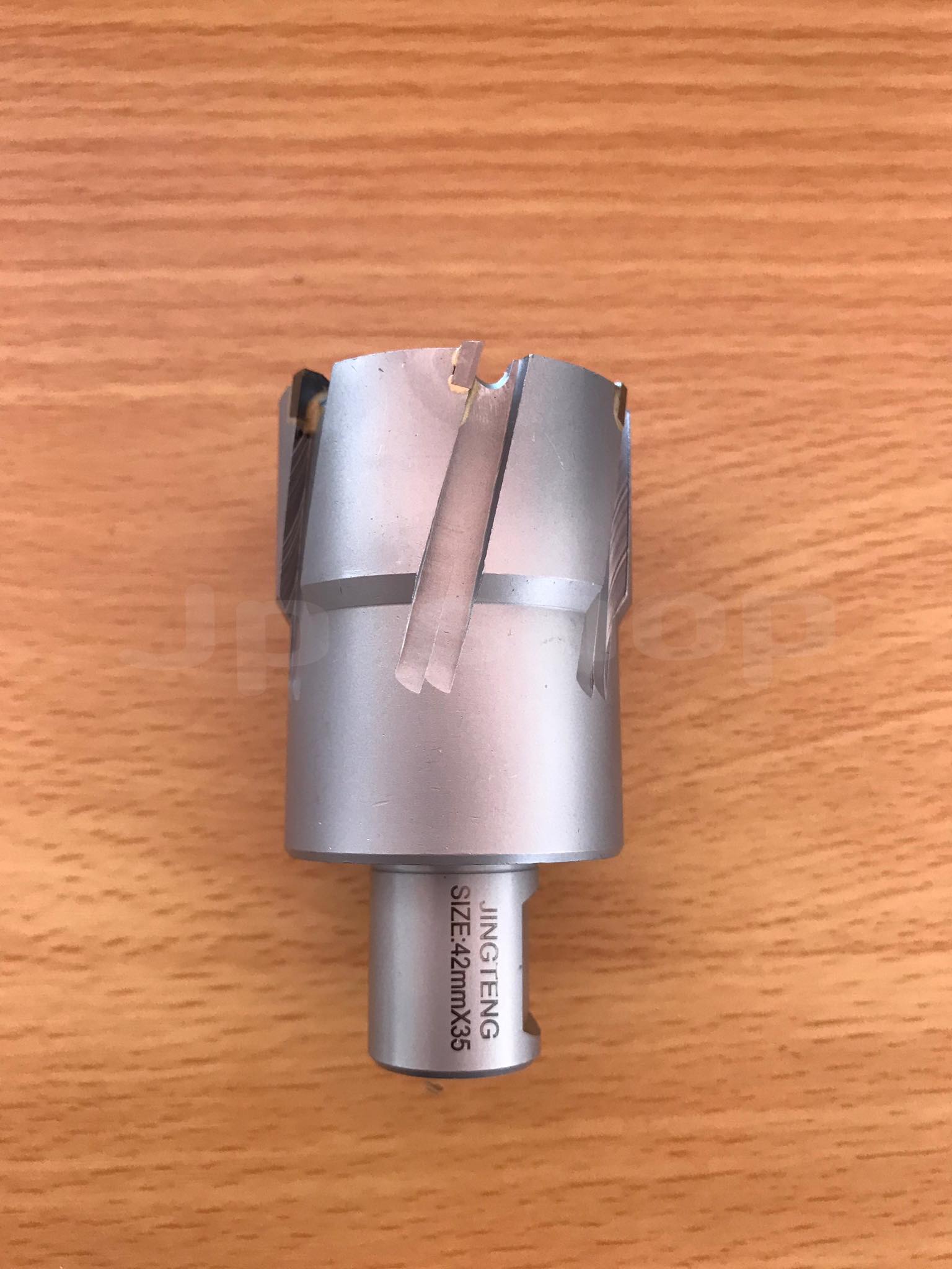 ดอกสว่านเจ็ทบอส แบบโฮลซอว์คาร์ไบสำหรับเจาะเหล็กหนา ด้วยสว่านแม่เหล็กไฟฟ้า ขนาด42*35 มม. #4235