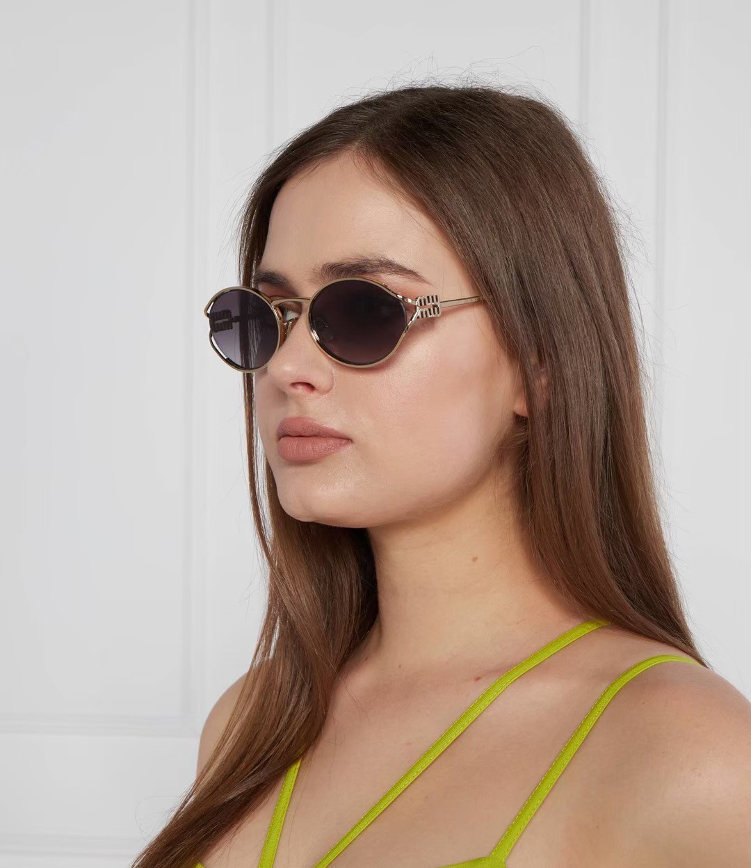 แว่นกันแดด MIUMIU LOGO MU52YS