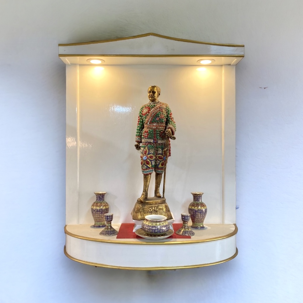 หิ้งซุ้มติดไฟ