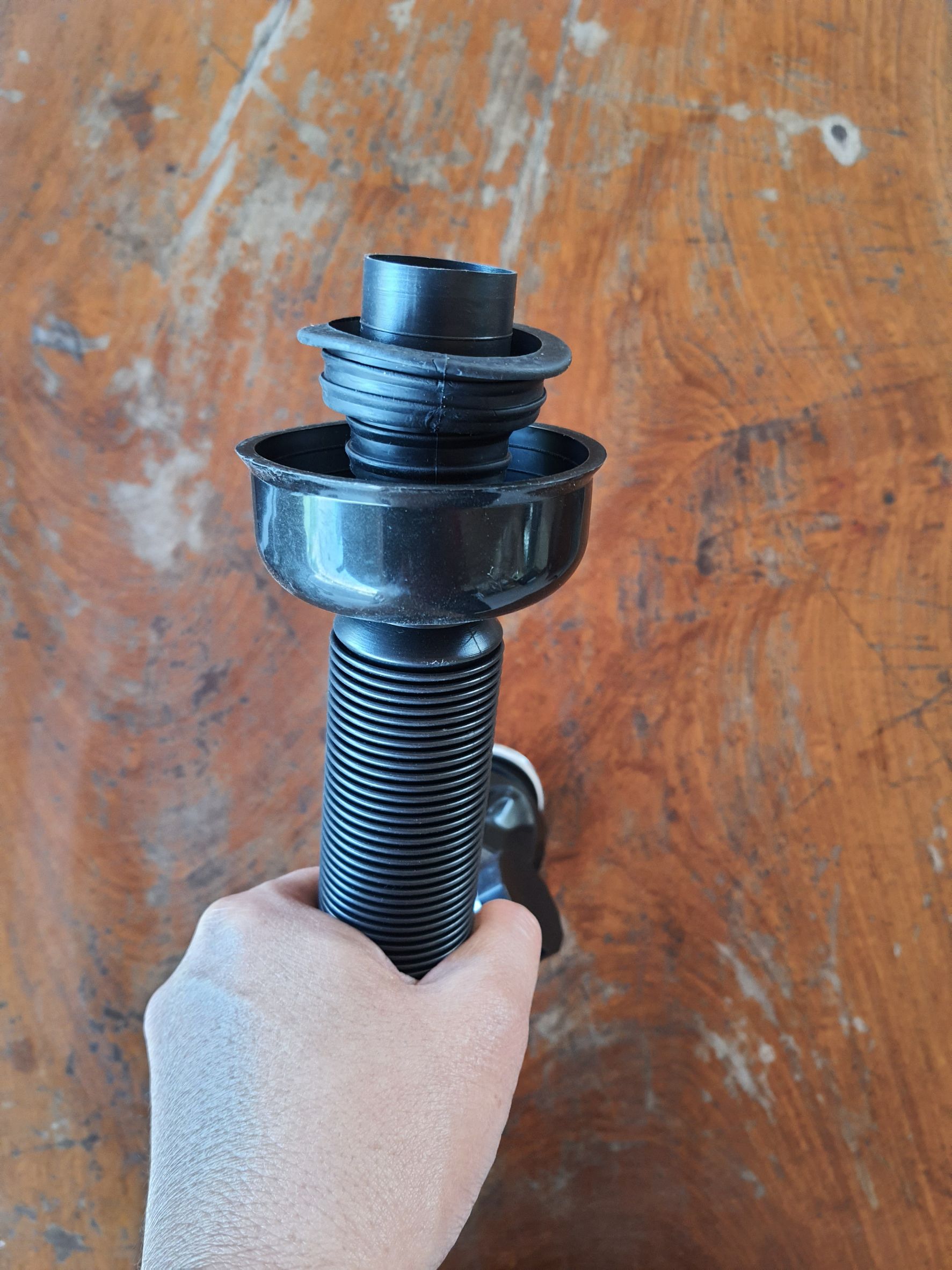 ท่อน้ำทิ้งเอนกประสงค์ ท่อย่นสีดำปรับระดับ ใช้ได้ทั้งอ่างซิงค์และอ่างล้างหน้า กันกลิ่น กันแมลง #14901