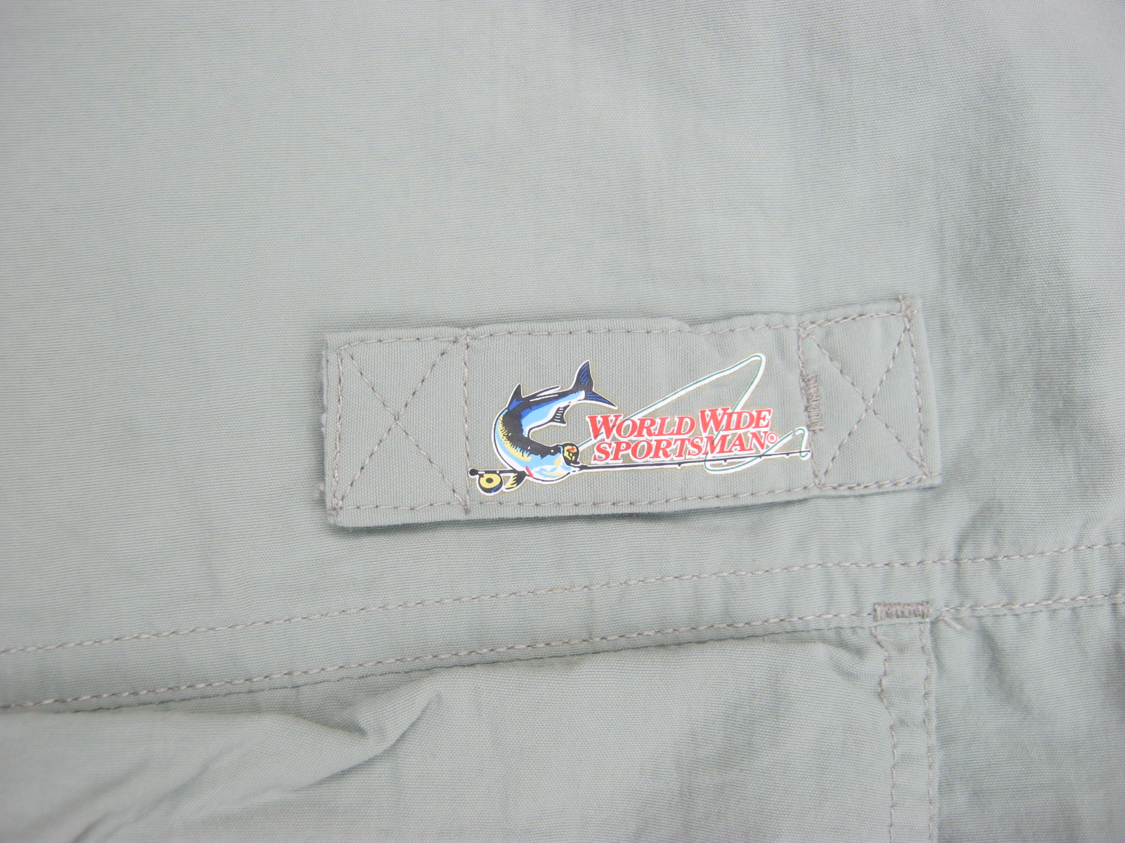 เสื้อเดินป่า