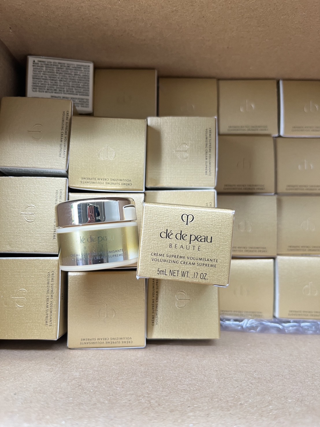 Cle De Peau Volumizing Cream Supreme 5ml. ขนาดทดลอง ครีมเติมเต็มผิวให้อิ่มฟู