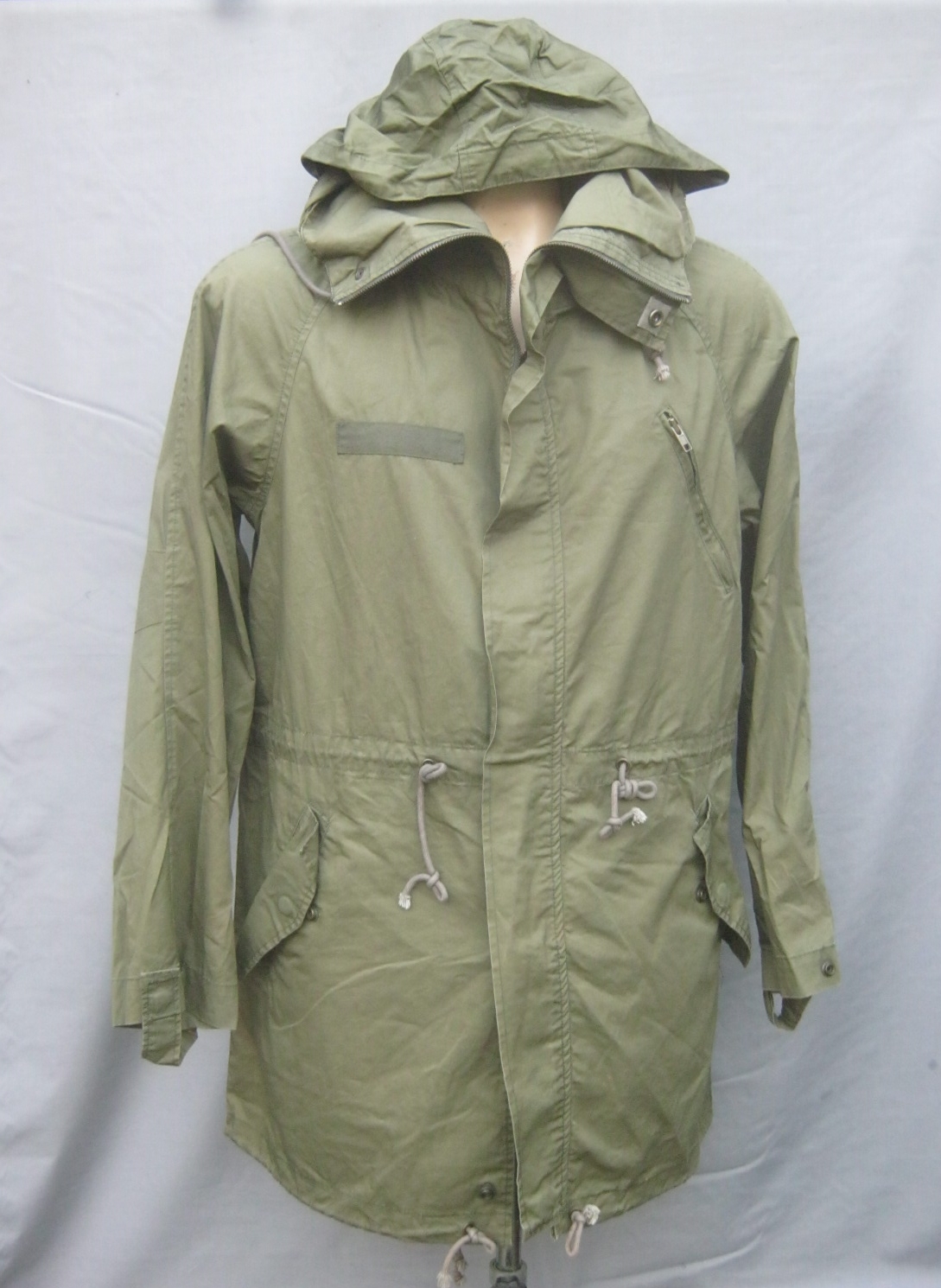 เสื้อแฟชั่นทหาร