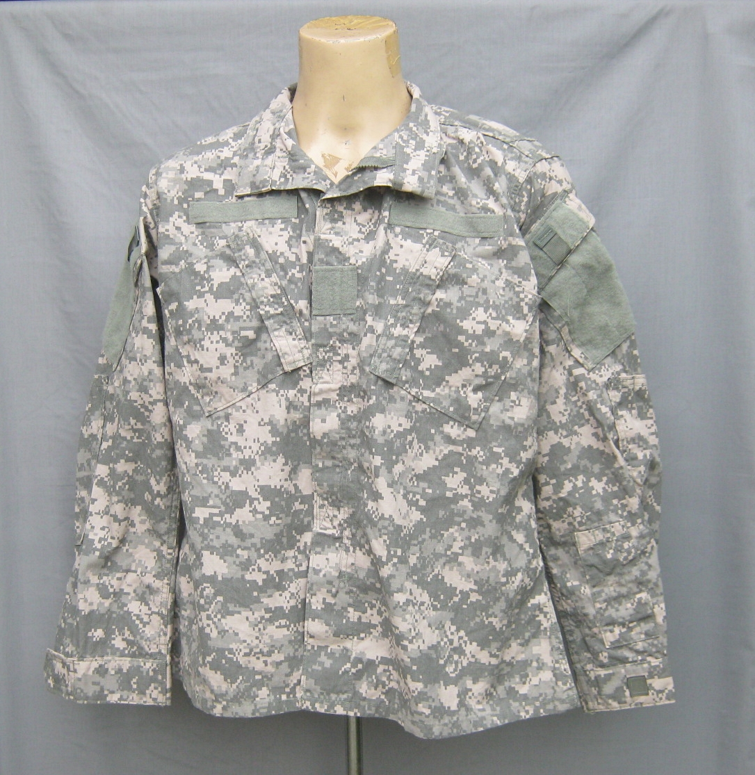 เสื้อรูปแบบ Army Combat Uniform ลาย Universal Camouflage Pattern