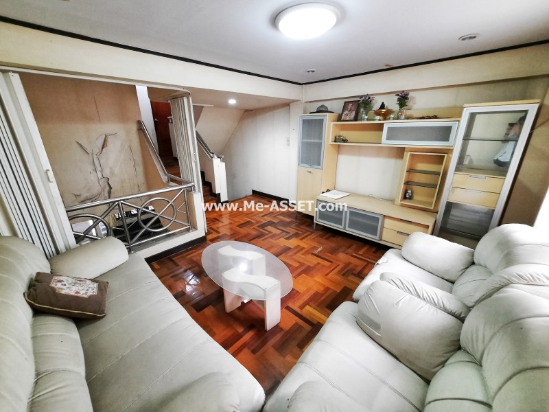 ขายทาวน์โฮม 3 ชั้น 18 ตรว ม.พรบดินทร ถ.นวมินทร์ 157 เขตบึงกุ่ม กรุงเทพฯ / การเดินทางสะดวกสามารถเข้า-ออกได้หลายเส้นทาง อาทิ ซอยนวลจันทร์ 36, 56, 157