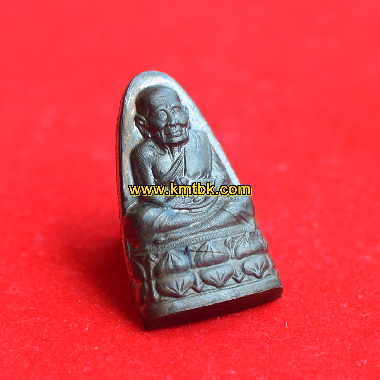 พระหลวงปู่ทวด วัดพระมหาธาตุฯ จ.นครศรีธรรมราช เนื้อทองแดงรมดำ พิมพ์เตารีด ของแท้จากวัด