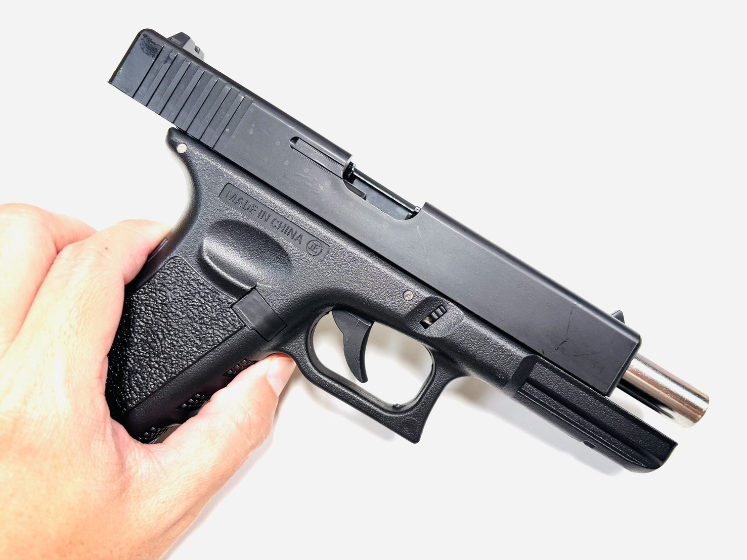 ปืนอัดลมสั้น รุ่น Glock18 ระบบชักยิงทีละนัด