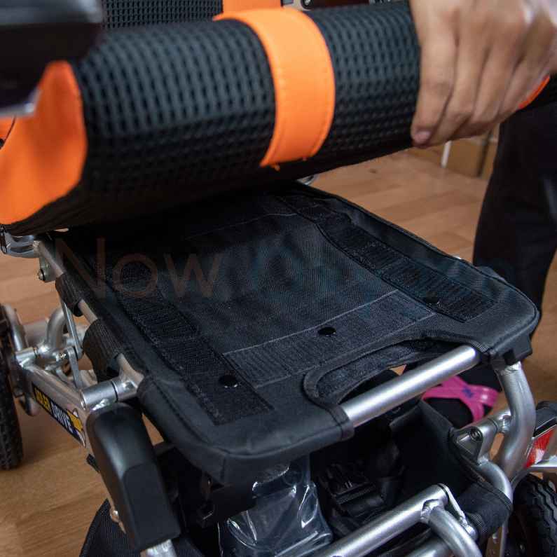 รถเข็นไฟฟ้า สำหรับพกพา น้ำหนักเบา (Ultra Lightweight Model) รุ่น Ultra Light รับประกัน 3 ปี